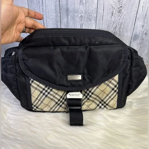 BURBERRY classic plaid belt bag / body bag in black - Picture 8 of 16